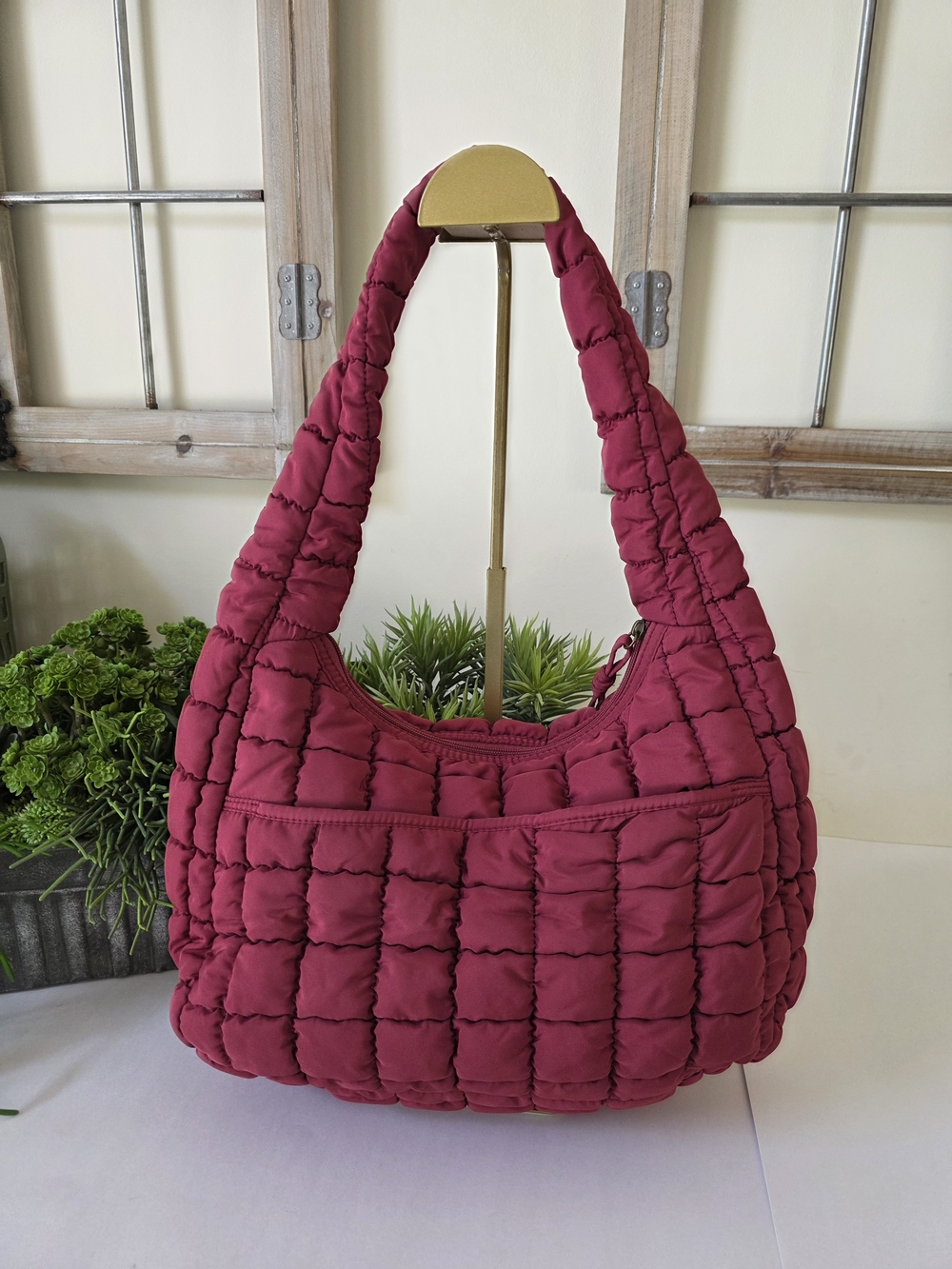 Frye & Co Cranberry Quilted Shoulder Hobo Bag Large Slouchy Tote - Picture 2 of 8